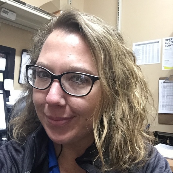 Meet your Posher, Brooke - Picture 2 of 2